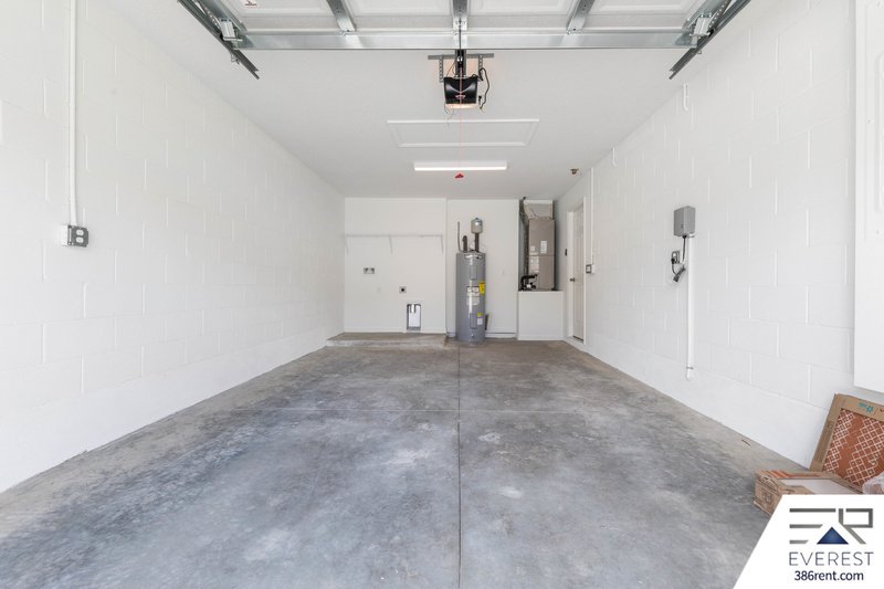 FULLY FENCED, LIKE NEW 3/2/1 TOWNHOUSE ON A CUL DE SAC IN BEAUTIFUL SEMINOLE WOODS property image