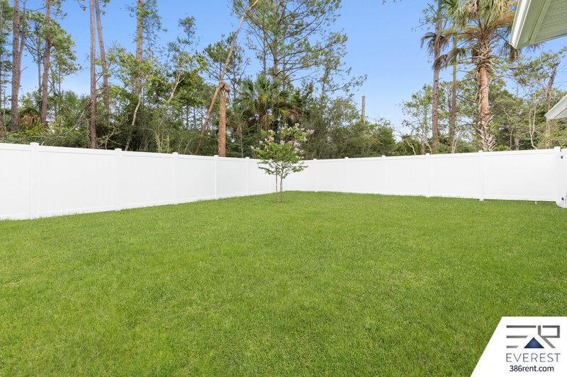 FULLY FENCED, LIKE NEW 3/2/1 TOWNHOUSE ON A CUL DE SAC IN BEAUTIFUL SEMINOLE WOODS property image