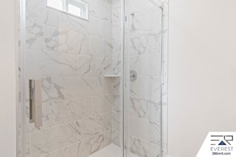 FULLY FENCED, UPGRADED 3/2/2 IN DESIRABLE PINE GROVE property image