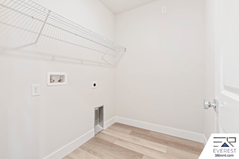 FULLY FENCED, UPGRADED 3/2/2 IN DESIRABLE PINE GROVE property image