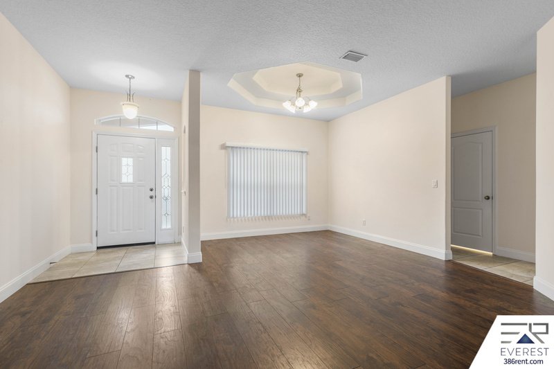 FULLY FENCED, SPACIOUS 4/2.5/2 ON A CUL-DE-SAC IN LEHIGH WOODS property image