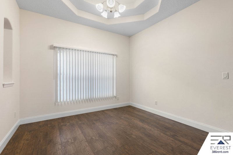 FULLY FENCED, SPACIOUS 4/2.5/2 ON A CUL-DE-SAC IN LEHIGH WOODS property image