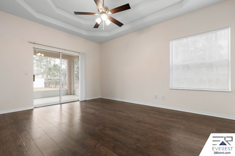 FULLY FENCED, SPACIOUS 4/2.5/2 ON A CUL-DE-SAC IN LEHIGH WOODS property image