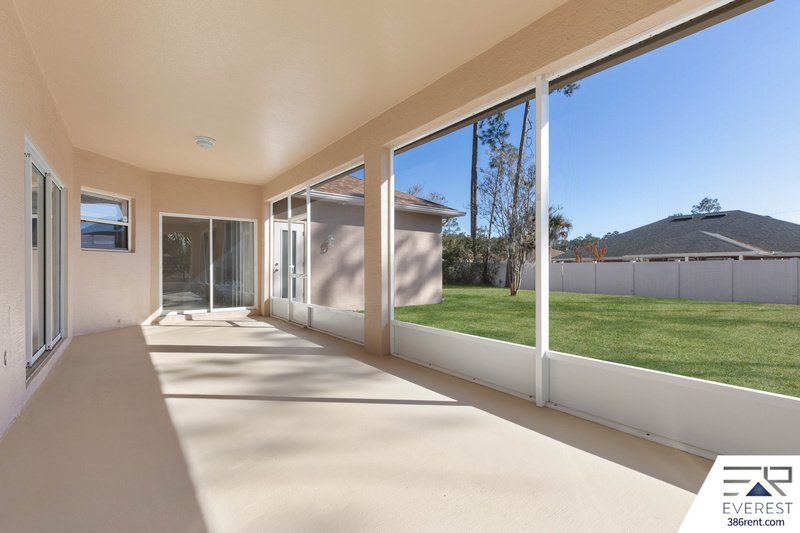 FULLY FENCED, SPACIOUS 4/2.5/2 ON A CUL-DE-SAC IN LEHIGH WOODS property image