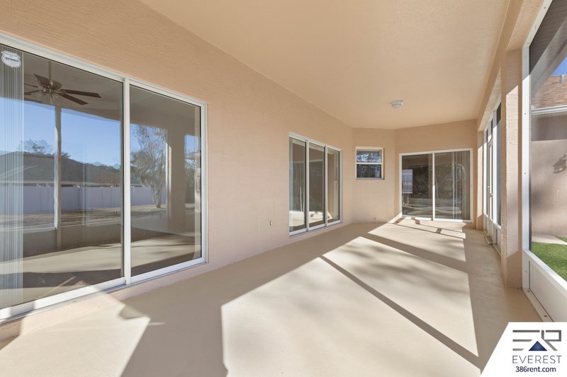 FULLY FENCED, SPACIOUS 4/2.5/2 ON A CUL-DE-SAC IN LEHIGH WOODS property image