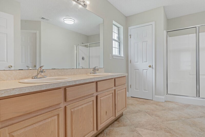SPACIOUS 4/3/2 ON A CUL DE SAC IN DESIRABLE MATANZAS WOODS property image
