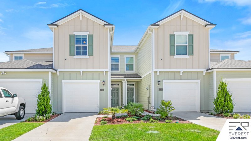 LIKE NEW 3/2.5/1 TOWNHOUSE IN DESIRABLE PALM COAST property image