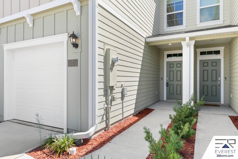 LIKE NEW 3/2.5/1 TOWNHOUSE IN DESIRABLE PALM COAST property image