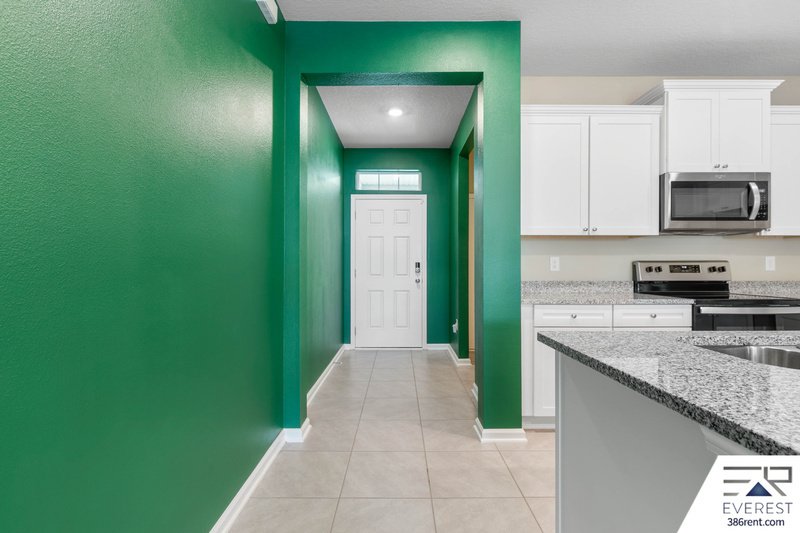 LIKE NEW 3/2.5/1 TOWNHOUSE IN DESIRABLE PALM COAST property image