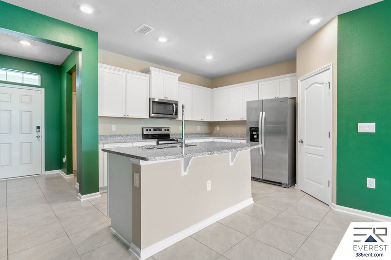 LIKE NEW 3/2.5/1 TOWNHOUSE IN DESIRABLE PALM COAST property image