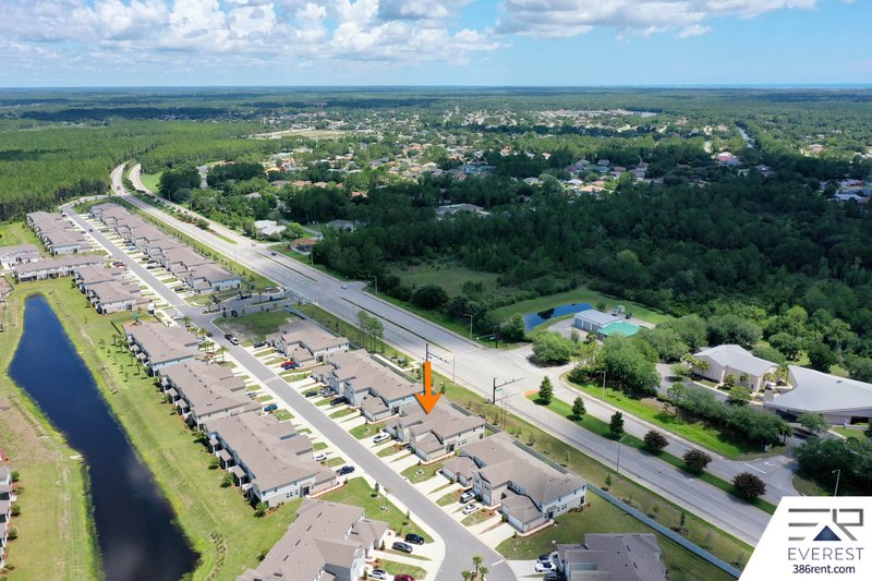 LIKE NEW 3/2.5/1 TOWNHOUSE IN DESIRABLE PALM COAST property image