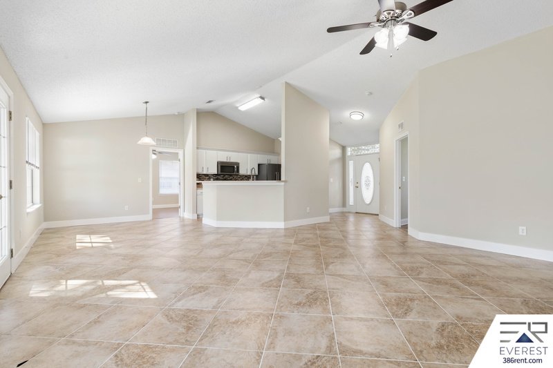 FULLY FENCED 4/2/2 IN DESIRABLE PINE GROVE property image