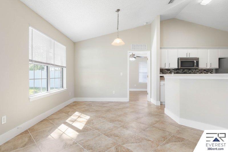 FULLY FENCED 4/2/2 IN DESIRABLE PINE GROVE property image