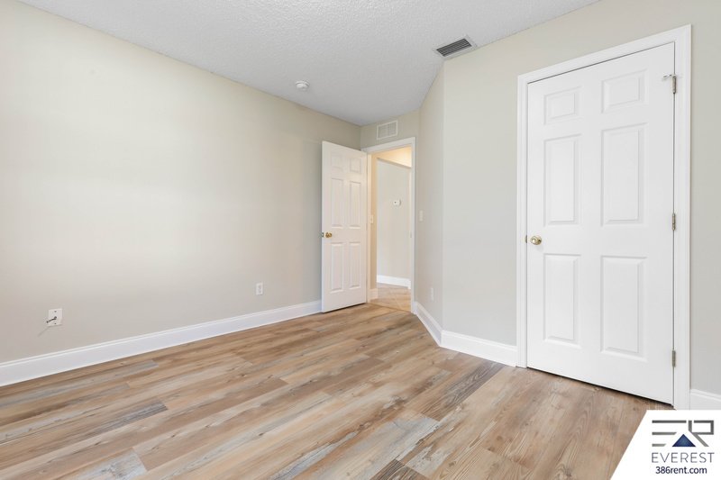 FULLY FENCED 4/2/2 IN DESIRABLE PINE GROVE property image