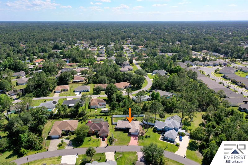 FULLY FENCED 4/2/2 IN DESIRABLE PINE GROVE property image