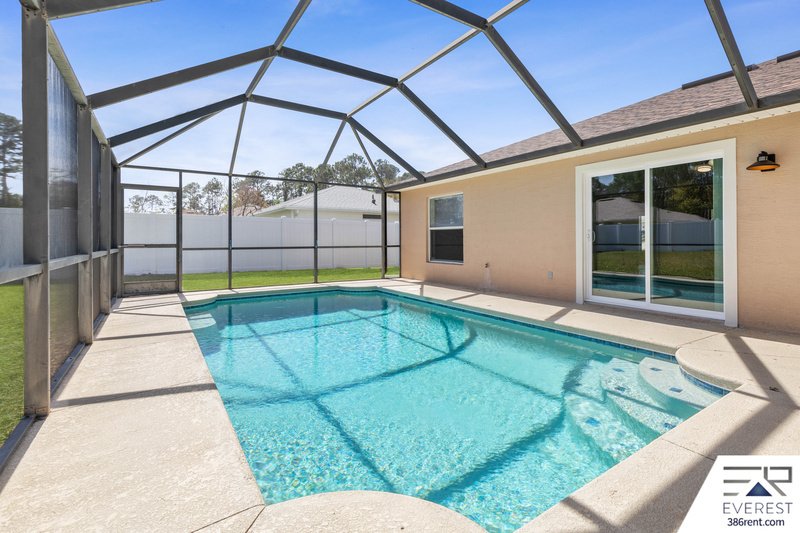 POOL HOME 3/2/2 IN DESIRABLE INDIAN TRAILS property image