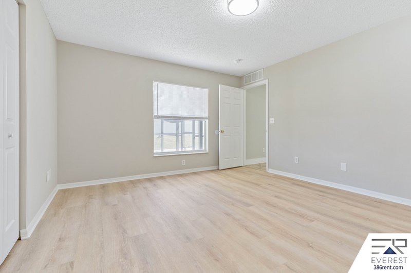 POOL HOME 3/2/2 IN DESIRABLE INDIAN TRAILS property image