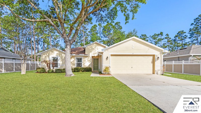 FUNCTIONAL 3/2/2 IN DESIRABLE PINE LAKES property image