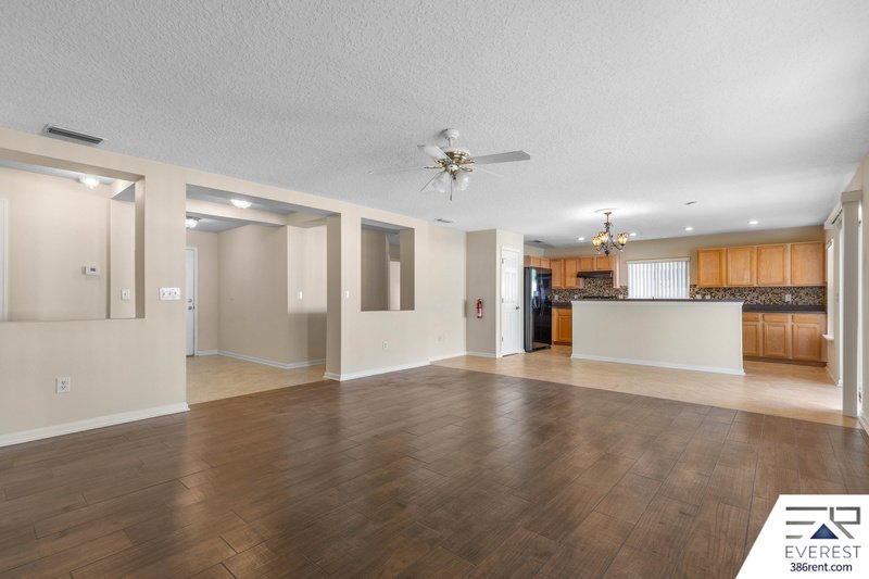 FUNCTIONAL 3/2/2 IN DESIRABLE PINE LAKES property image