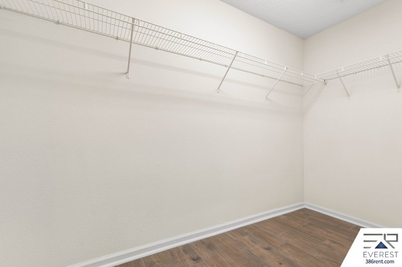 FUNCTIONAL 3/2/2 IN DESIRABLE PINE LAKES property image