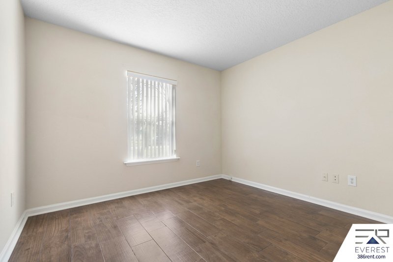 FUNCTIONAL 3/2/2 IN DESIRABLE PINE LAKES property image