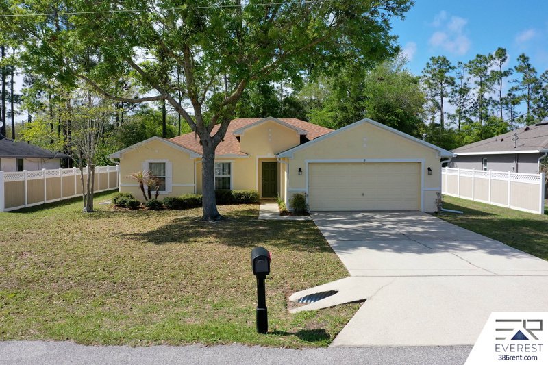 FUNCTIONAL 3/2/2 IN DESIRABLE PINE LAKES property image