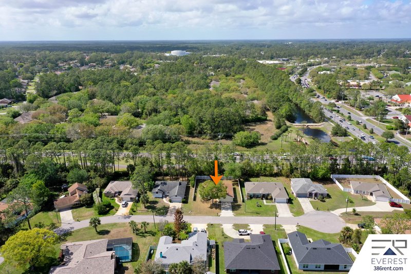 FUNCTIONAL 3/2/2 IN DESIRABLE PINE LAKES property image