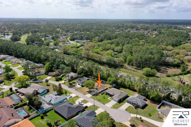 FUNCTIONAL 3/2/2 IN DESIRABLE PINE LAKES property image