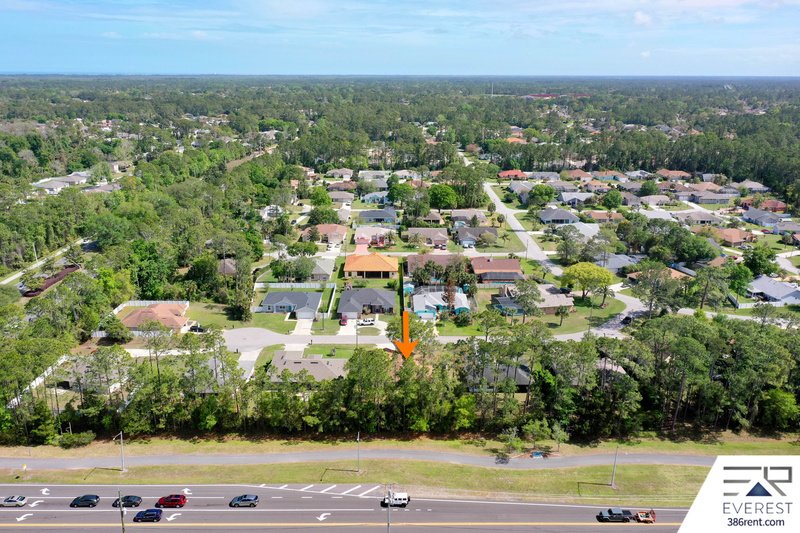 FUNCTIONAL 3/2/2 IN DESIRABLE PINE LAKES property image