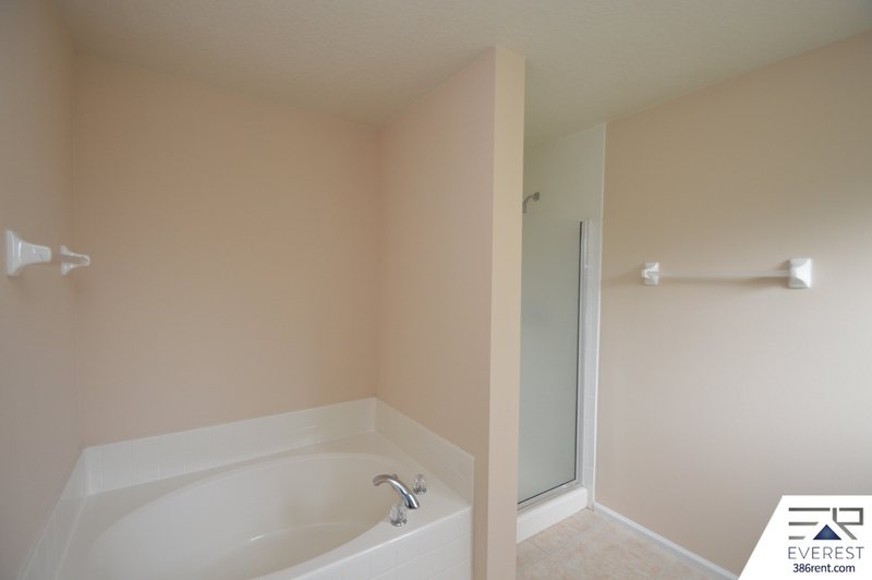 FULLY FENCED, 2 STORY 4/2.5/2 IN POPULAR LEHIGH WOODS property image