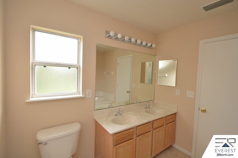 FULLY FENCED, 2 STORY 4/2.5/2 IN POPULAR LEHIGH WOODS property image