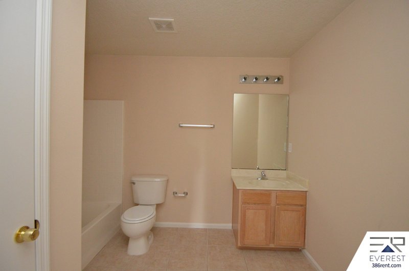 FULLY FENCED, 2 STORY 4/2.5/2 IN POPULAR LEHIGH WOODS property image