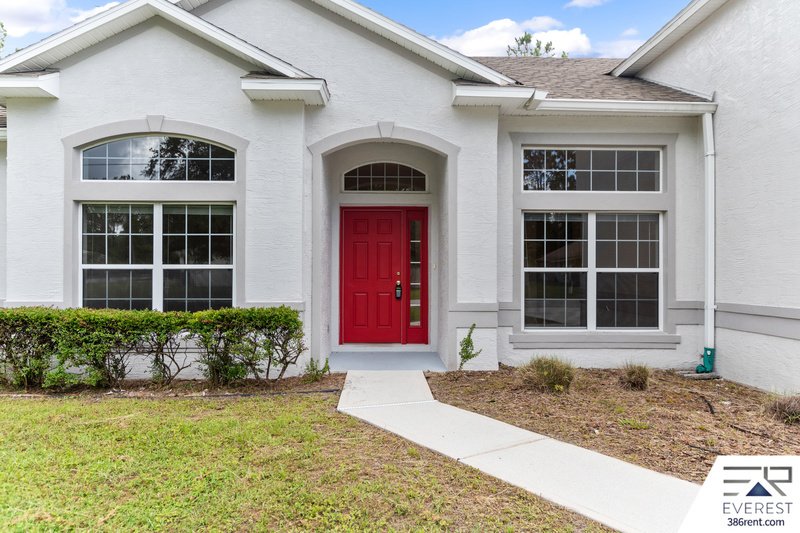 FULLY FENCED, SPACIOUS 5/3/2 IN DESIRABLE QUAIL HOLLOW property image