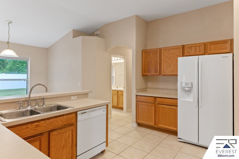 FULLY FENCED, SPACIOUS 5/3/2 IN DESIRABLE QUAIL HOLLOW property image