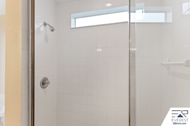 FULLY FENCED, SPACIOUS 5/3/2 IN DESIRABLE QUAIL HOLLOW property image