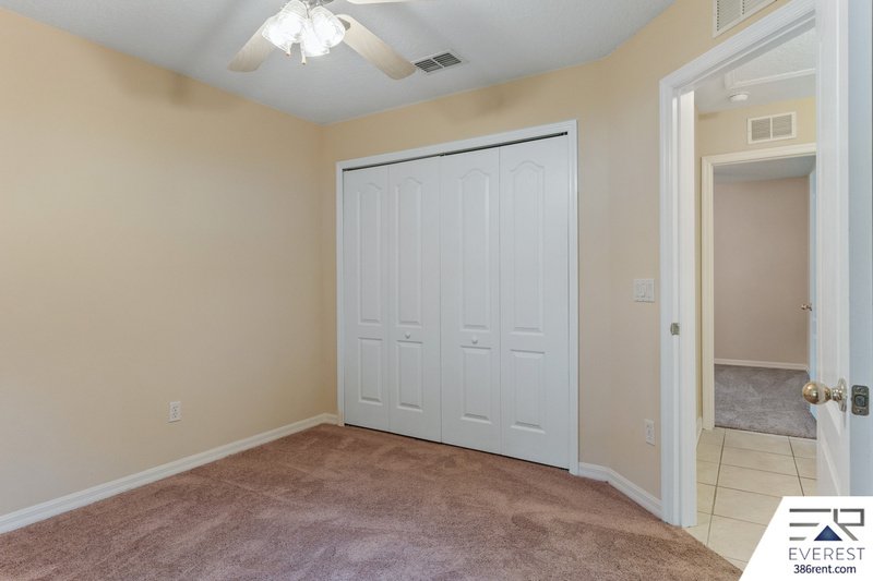 FULLY FENCED, SPACIOUS 5/3/2 IN DESIRABLE QUAIL HOLLOW property image