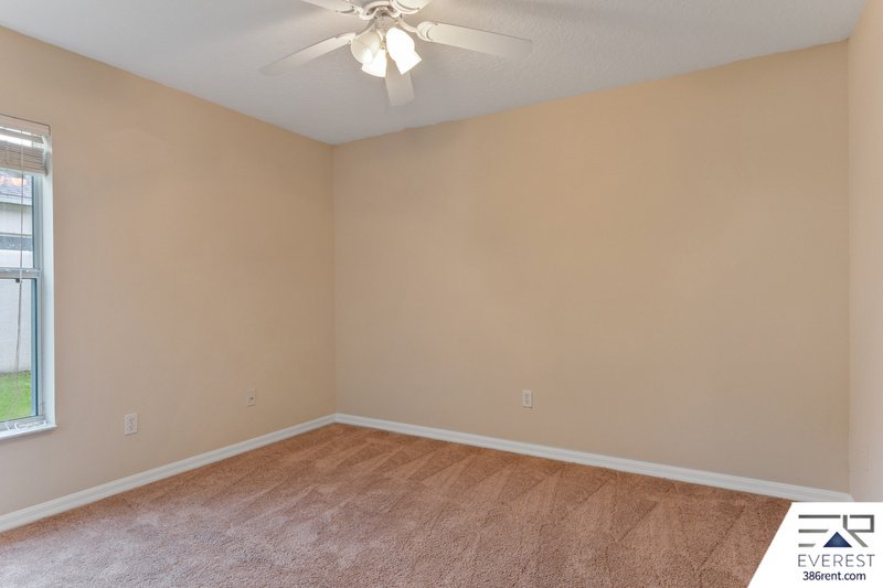 FULLY FENCED, SPACIOUS 5/3/2 IN DESIRABLE QUAIL HOLLOW property image