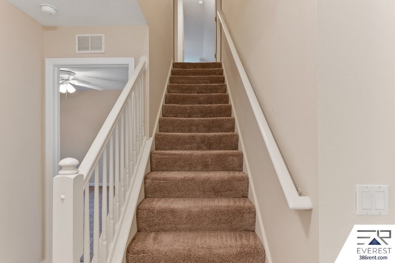 FULLY FENCED, SPACIOUS 5/3/2 IN DESIRABLE QUAIL HOLLOW property image