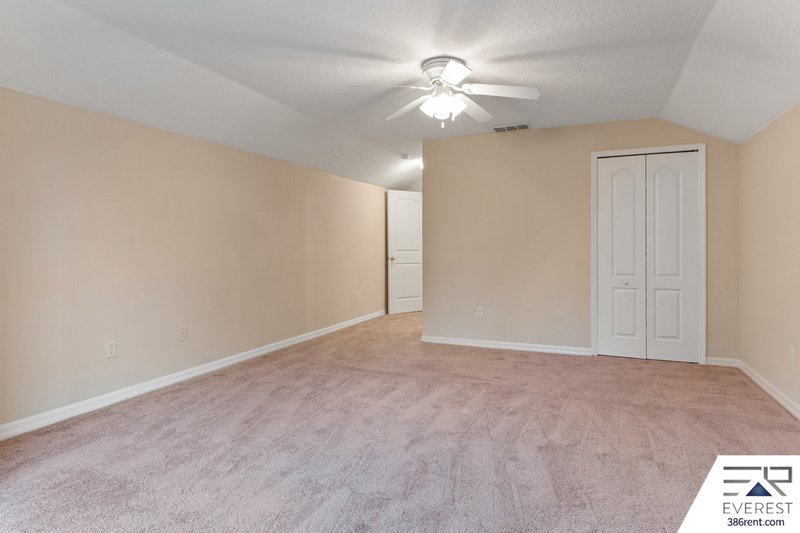 FULLY FENCED, SPACIOUS 5/3/2 IN DESIRABLE QUAIL HOLLOW property image