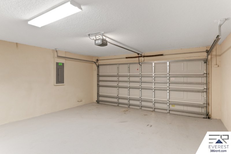 FULLY FENCED, SPACIOUS 5/3/2 IN DESIRABLE QUAIL HOLLOW property image