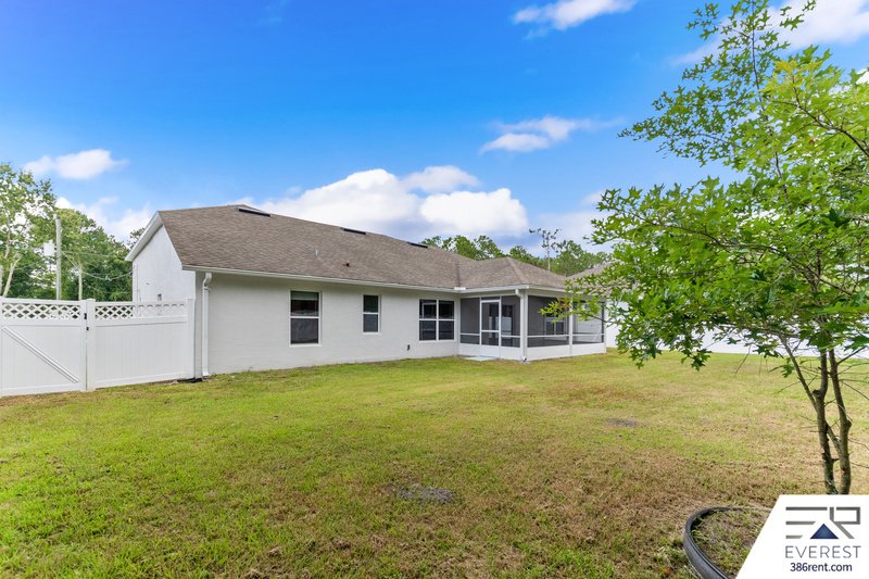 FULLY FENCED, SPACIOUS 5/3/2 IN DESIRABLE QUAIL HOLLOW property image