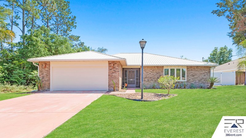 FULLY FENCED 2/2/2 IN DESIRABLE PALM HARBOR property image