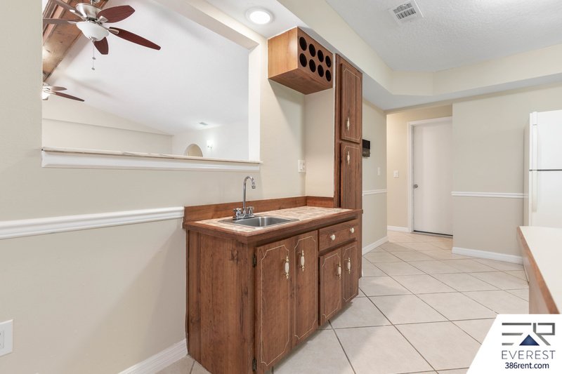 FULLY FENCED 2/2/2 IN DESIRABLE PALM HARBOR property image