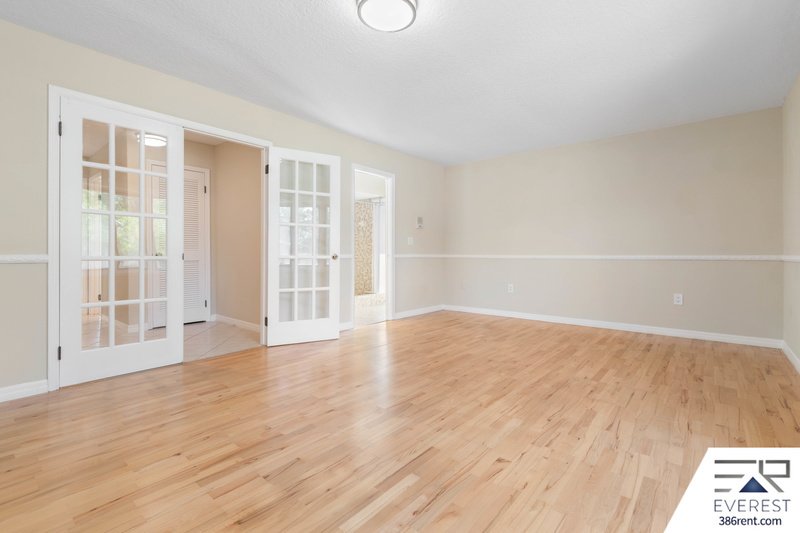 FULLY FENCED 2/2/2 IN DESIRABLE PALM HARBOR property image