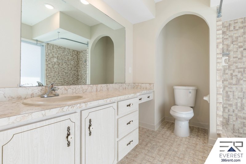 FULLY FENCED 2/2/2 IN DESIRABLE PALM HARBOR property image