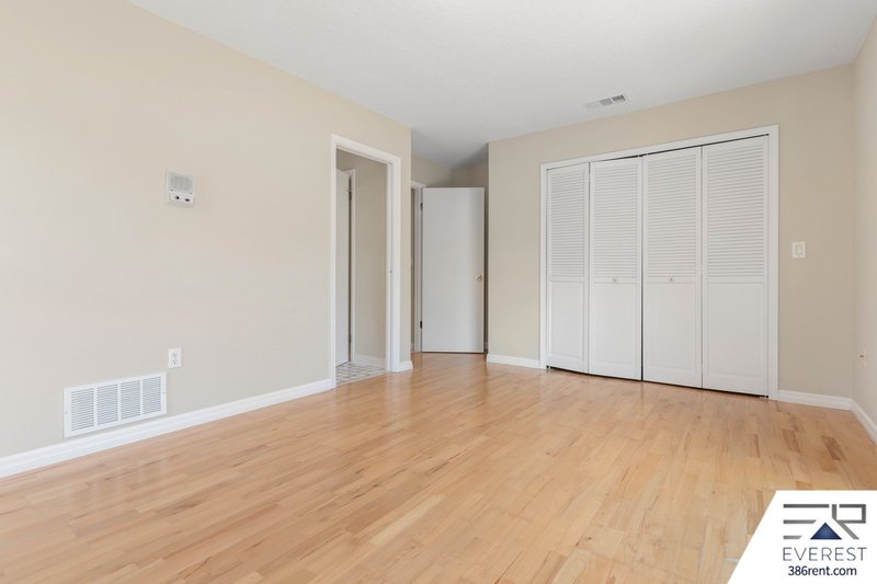 FULLY FENCED 2/2/2 IN DESIRABLE PALM HARBOR property image