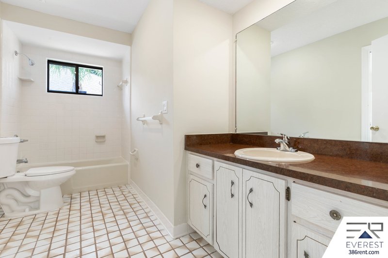 FULLY FENCED 2/2/2 IN DESIRABLE PALM HARBOR property image