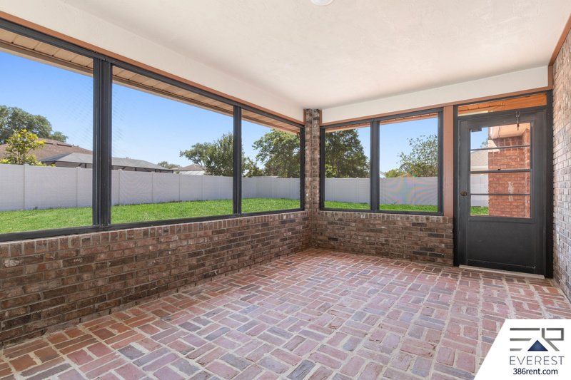 FULLY FENCED 2/2/2 IN DESIRABLE PALM HARBOR property image