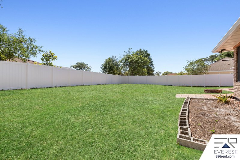 FULLY FENCED 2/2/2 IN DESIRABLE PALM HARBOR property image