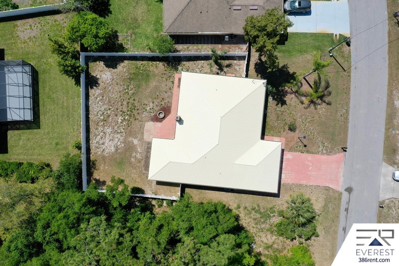 FULLY FENCED 2/2/2 IN DESIRABLE PALM HARBOR property image